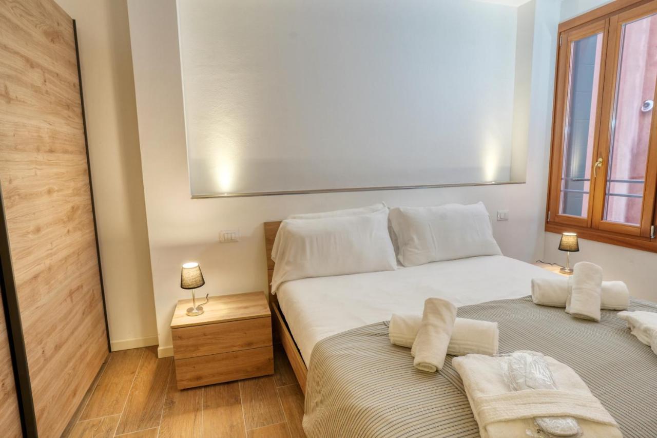 Ecco Suites Apartments Venedig Exteriör bild