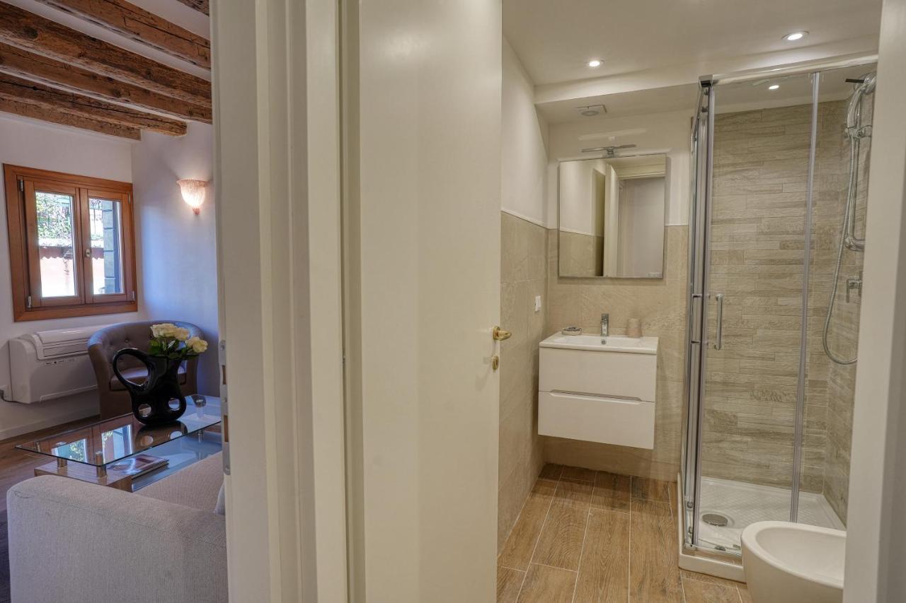 Ecco Suites Apartments Venedig Exteriör bild