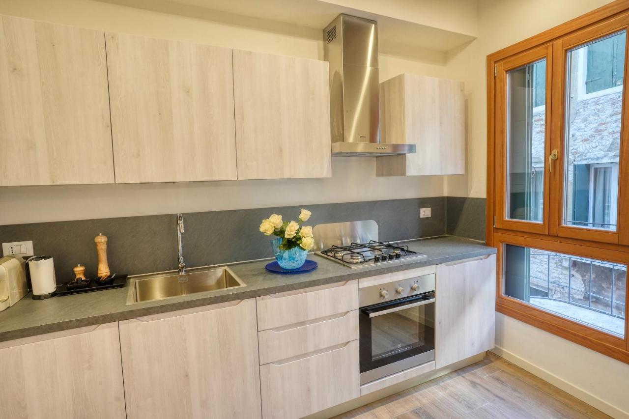 Ecco Suites Apartments Venedig Exteriör bild