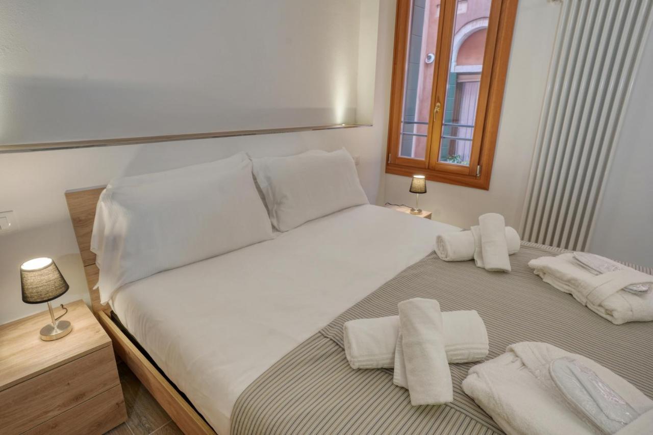 Ecco Suites Apartments Venedig Exteriör bild