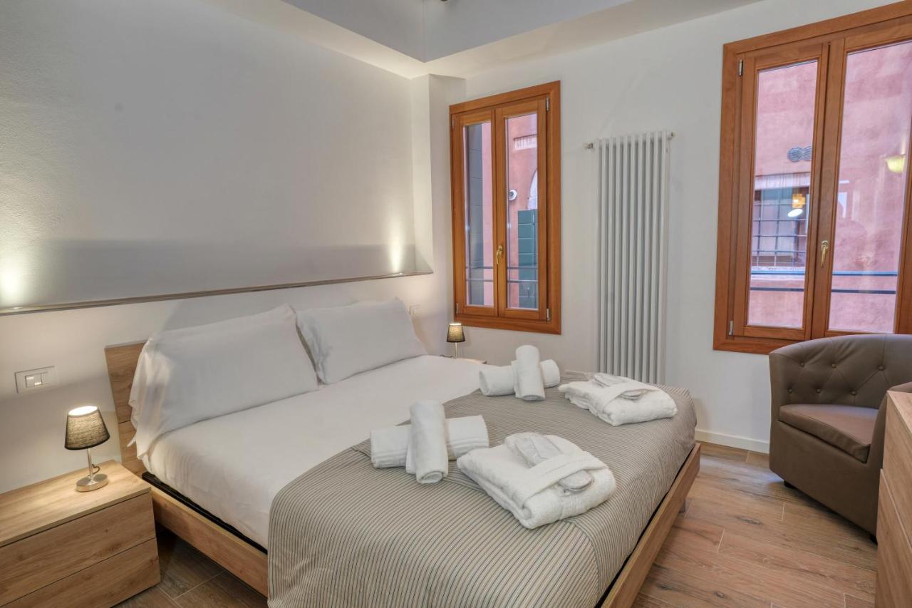 Ecco Suites Apartments Venedig Exteriör bild
