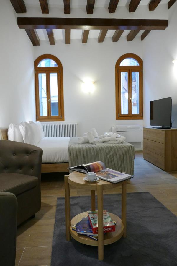 Ecco Suites Apartments Venedig Exteriör bild