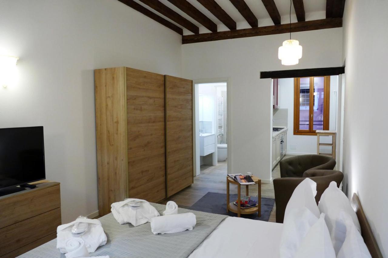 Ecco Suites Apartments Venedig Exteriör bild