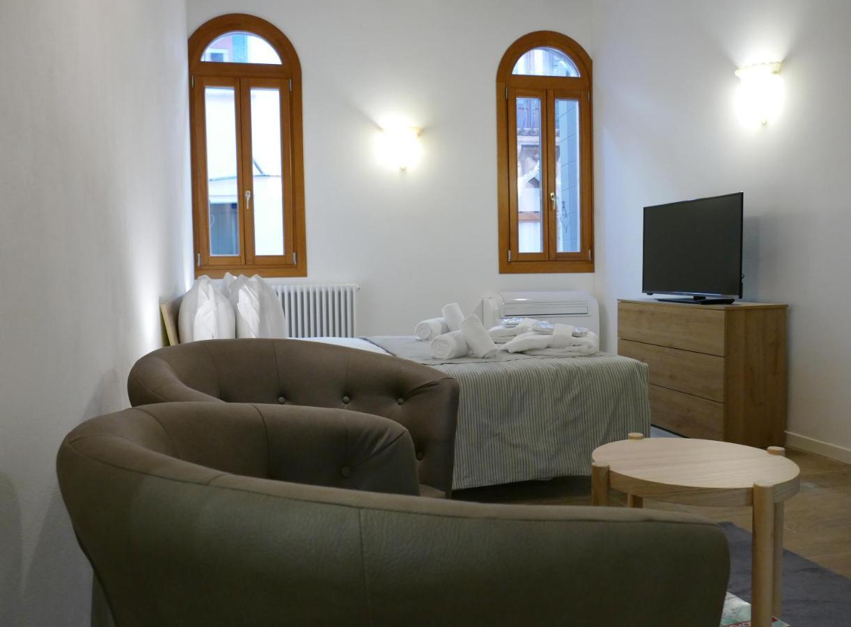 Ecco Suites Apartments Venedig Exteriör bild