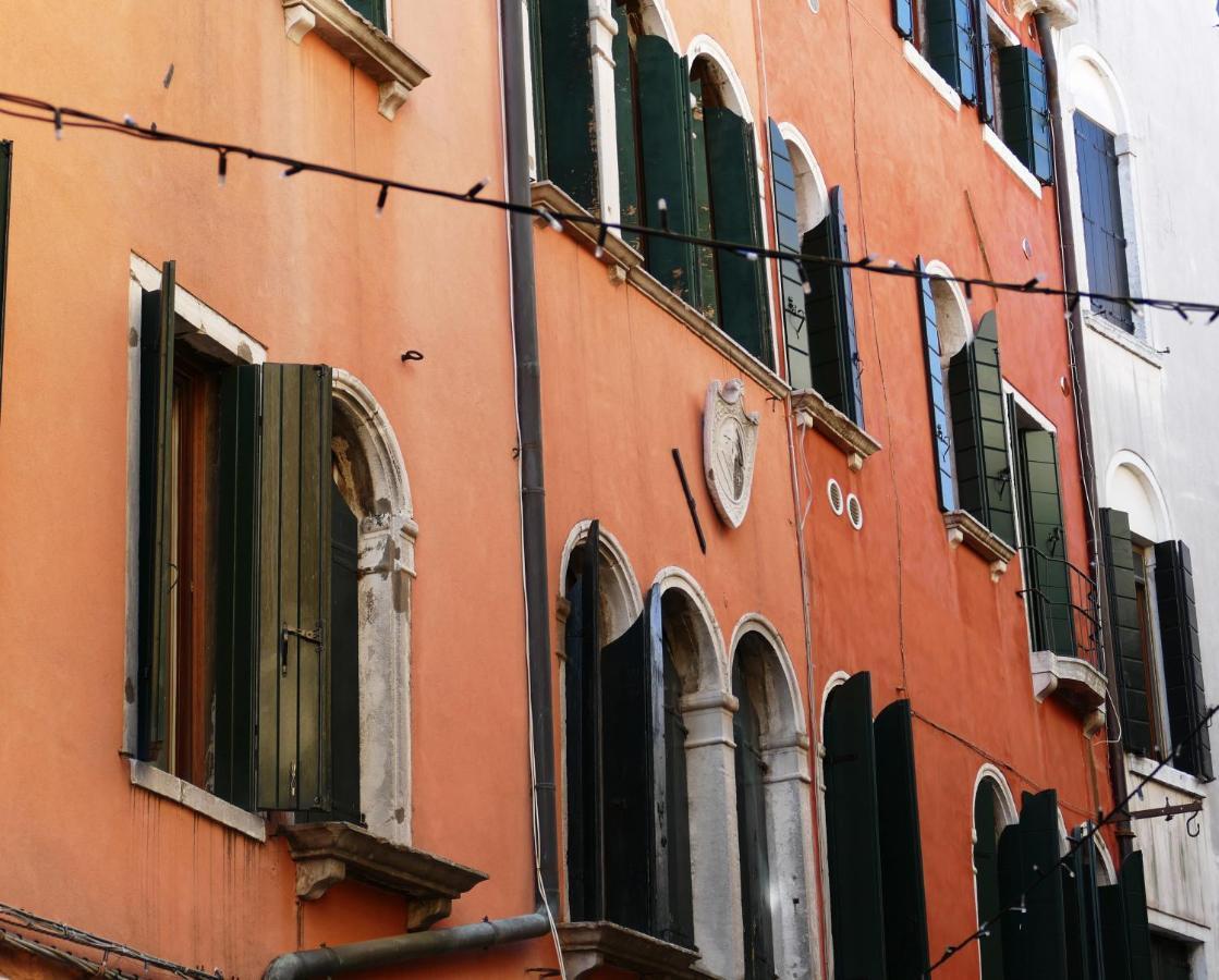 Ecco Suites Apartments Venedig Exteriör bild